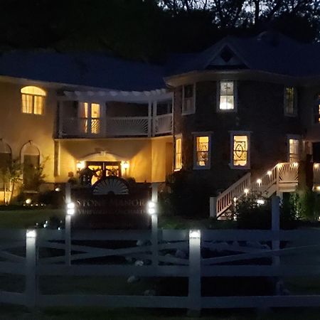 Stone Manor Boutique Inn Britain 外观 照片