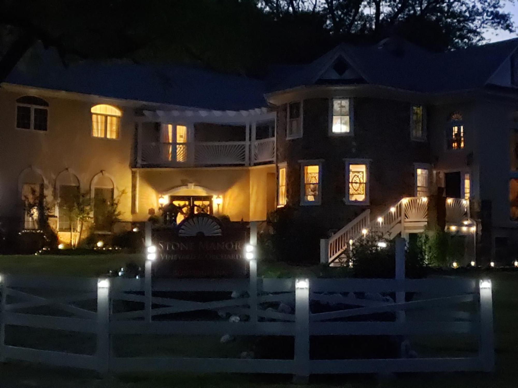Stone Manor Boutique Inn Britain 外观 照片