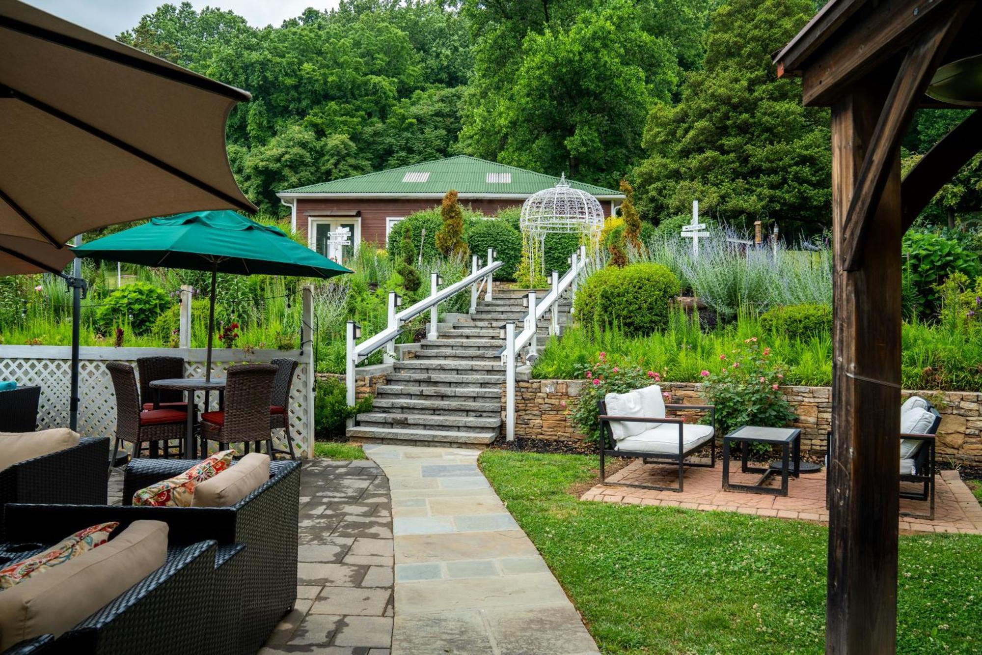 Stone Manor Boutique Inn Britain 外观 照片