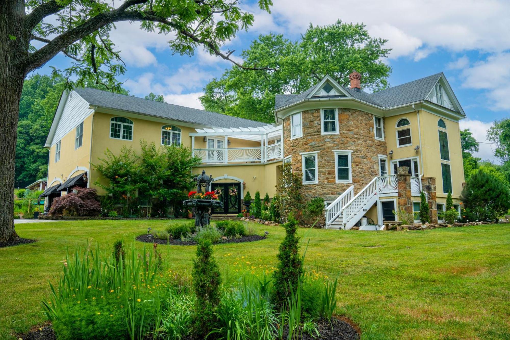 Stone Manor Boutique Inn Britain 外观 照片