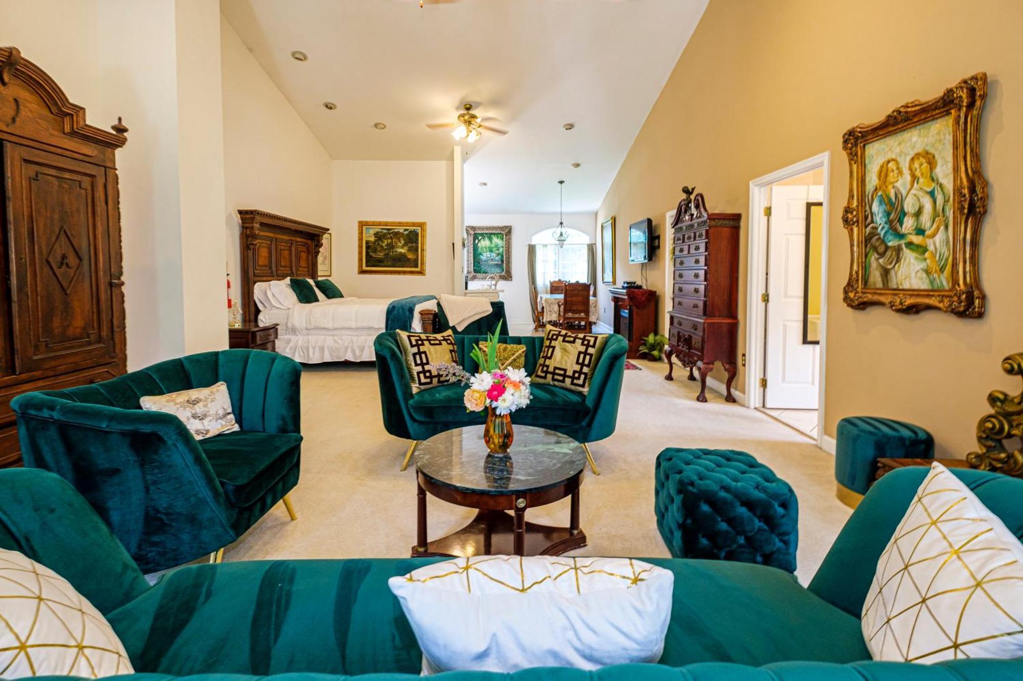 Stone Manor Boutique Inn Britain 外观 照片