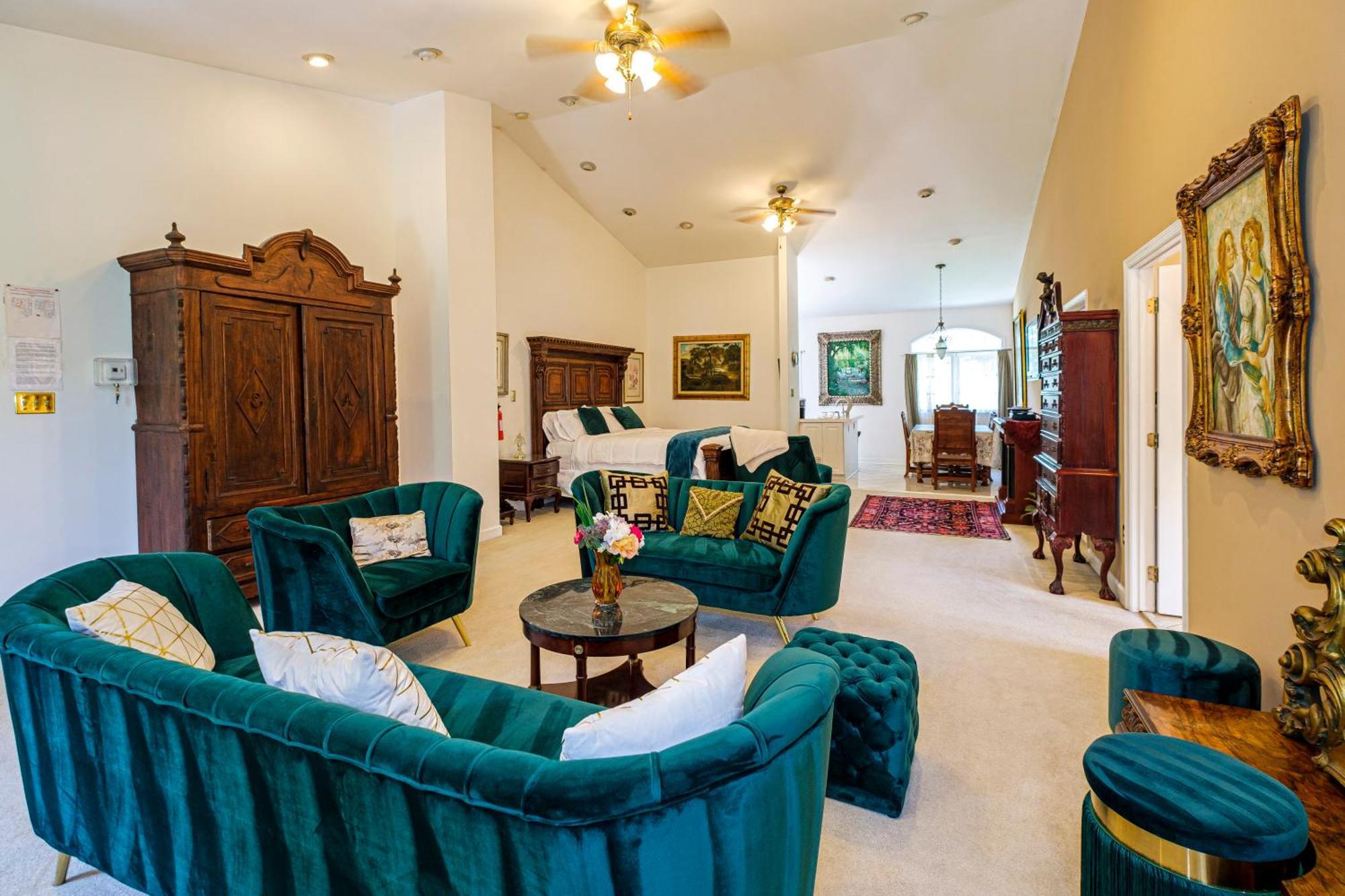 Stone Manor Boutique Inn Britain 外观 照片
