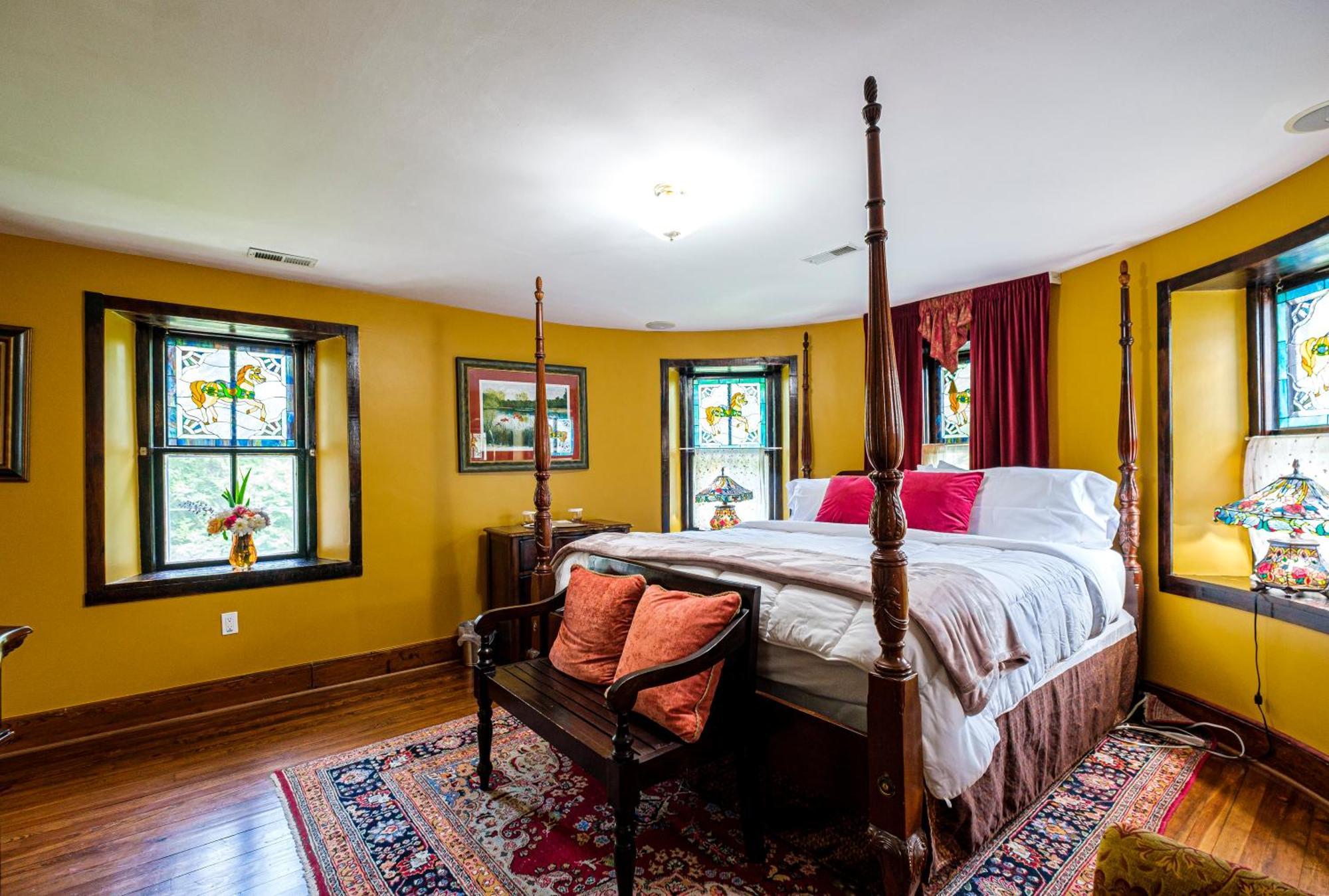 Stone Manor Boutique Inn Britain 外观 照片