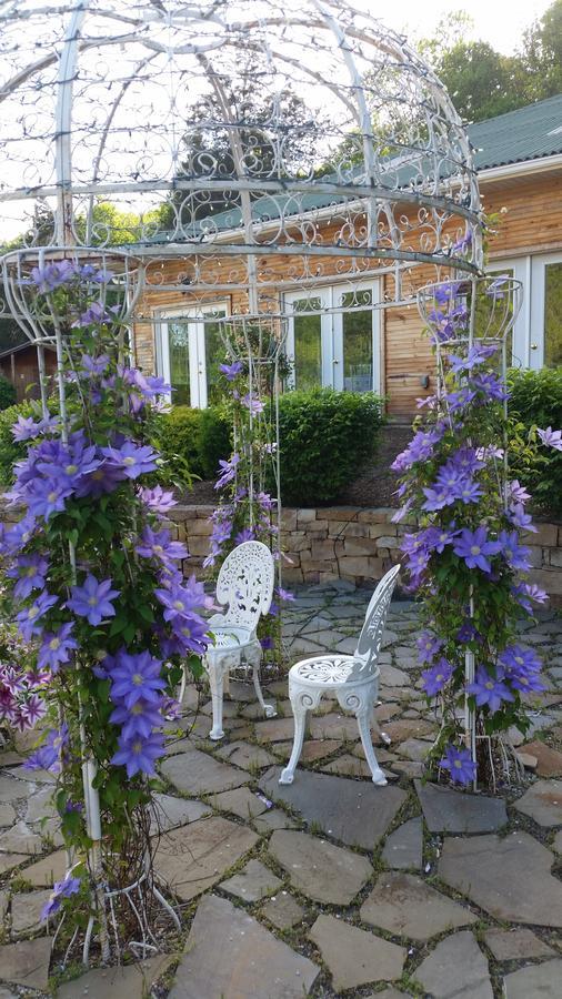 Stone Manor Boutique Inn Britain 外观 照片