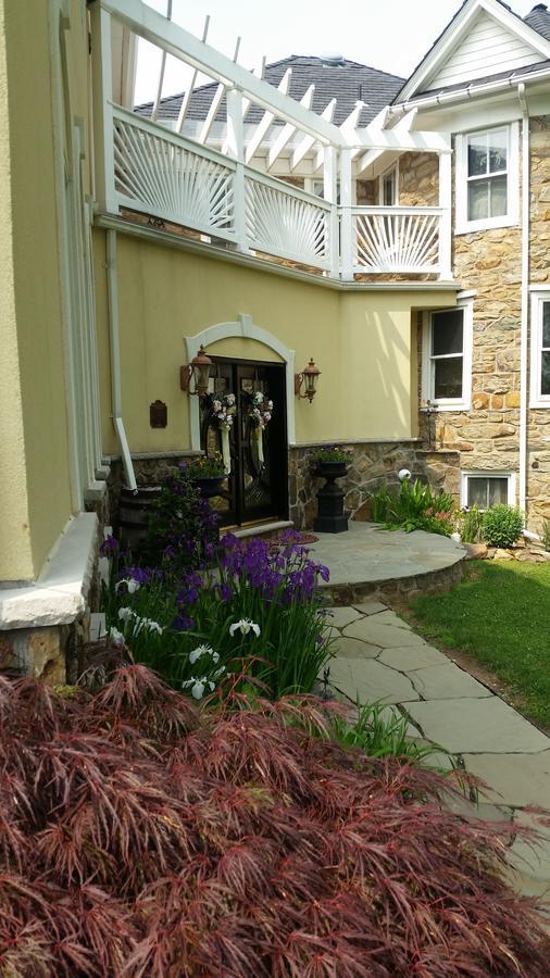 Stone Manor Boutique Inn Britain 外观 照片
